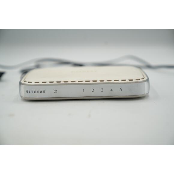 NETGEAR FS605 v3 5-Port 10/100 Ethernet Switch with Power Supply – White - Picture 6 of 6